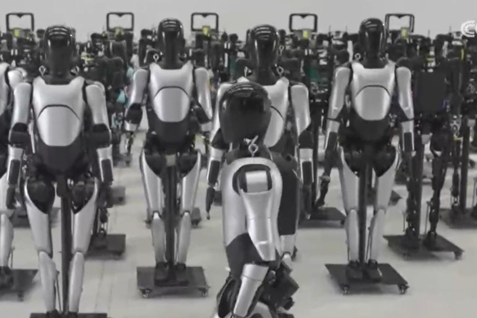 央视报道！揭秘LEwin乐玩机器人量产超级工厂